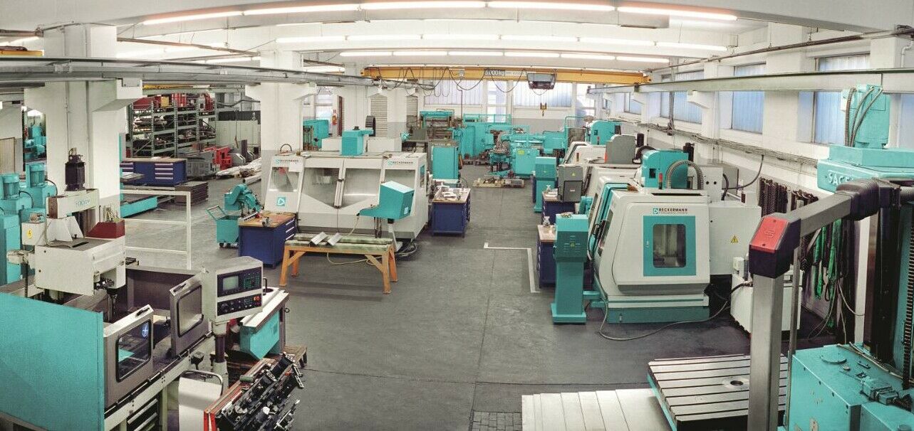 Lohnfertigung für Fräsen, Drehen, Lackierung, Montage  Transport