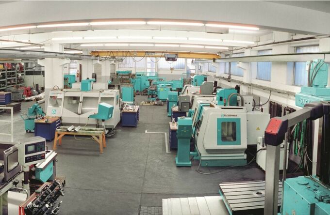 Lohnfertigung für Fräsen, Drehen, Lackierung, Montage  Transport